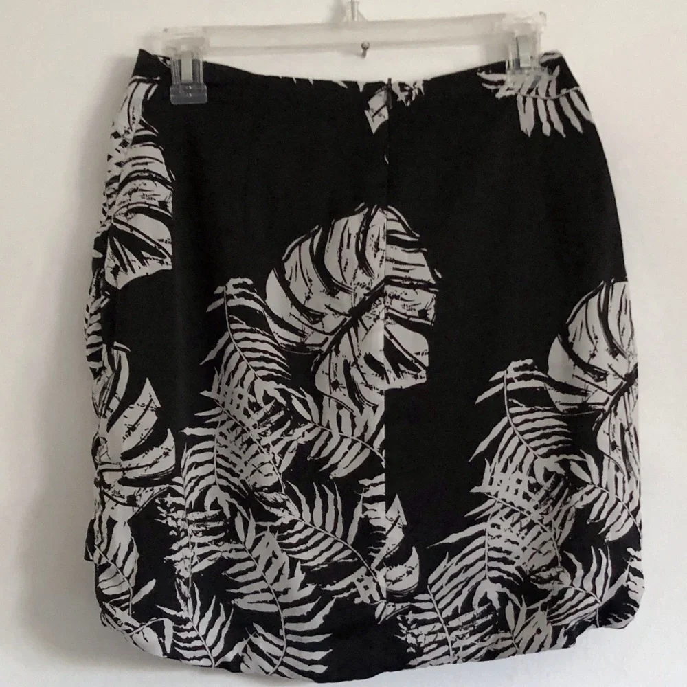 zara ⋆ tropical skirt (runs small)